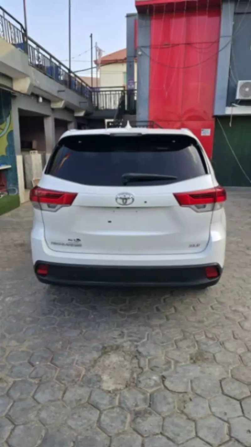 TOYOTA Highlander   - 2015