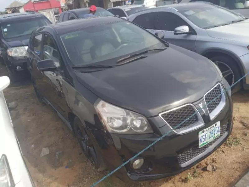 Pontiac Vibe   - 2009