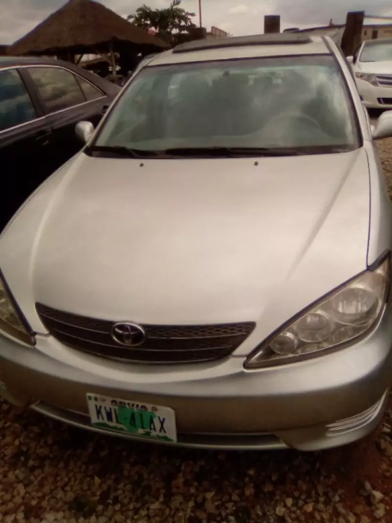 Toyota Camry   - 2004