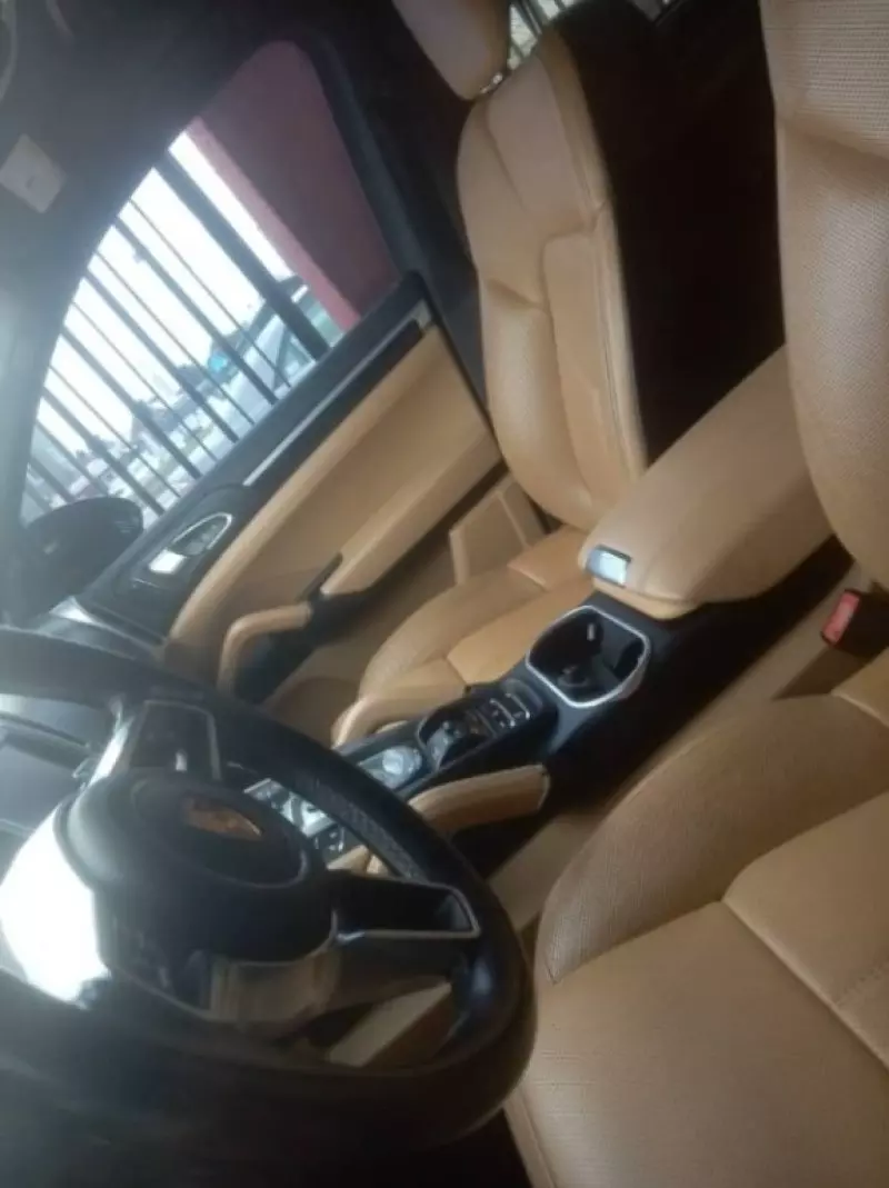 PORSCHE Cayenne   - 2017