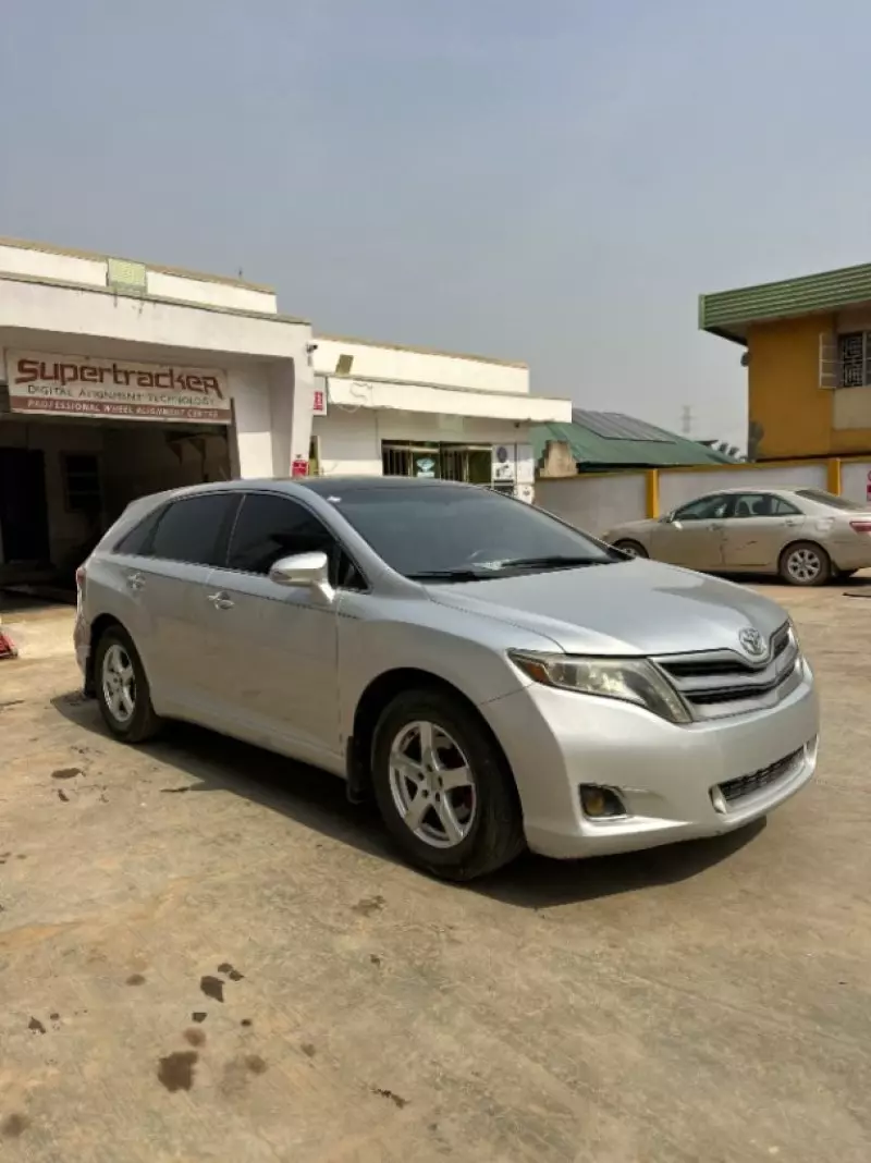 Toyota Venza   - 2014