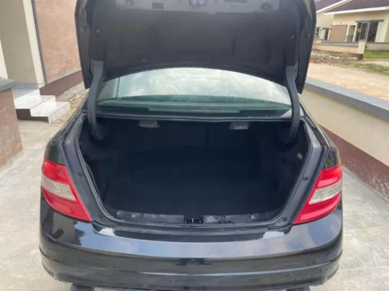 Mercedes-Benz C-Class   - 2010