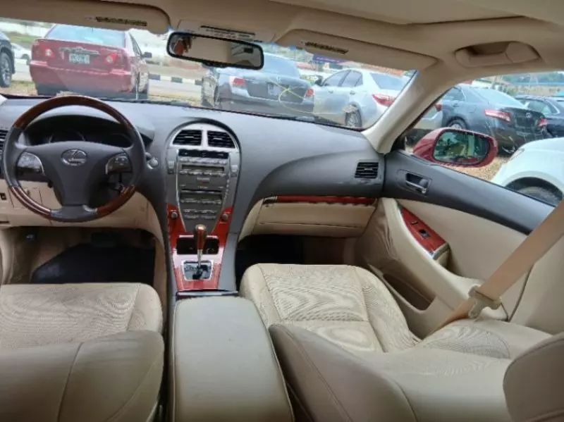 Lexus ES 350   - 2011