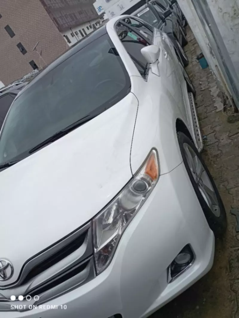 Toyota Venza   - 2013