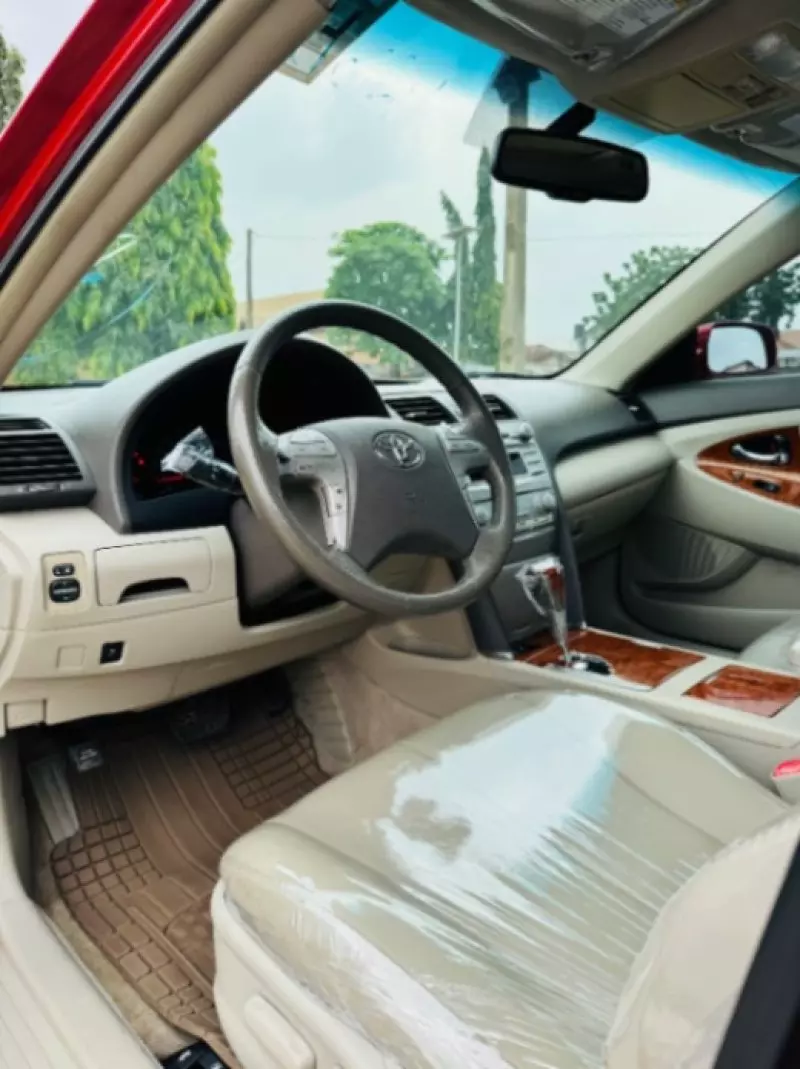 Toyota Camry - 2009