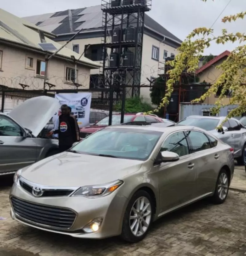 TOYOTA Avalon   - 2013