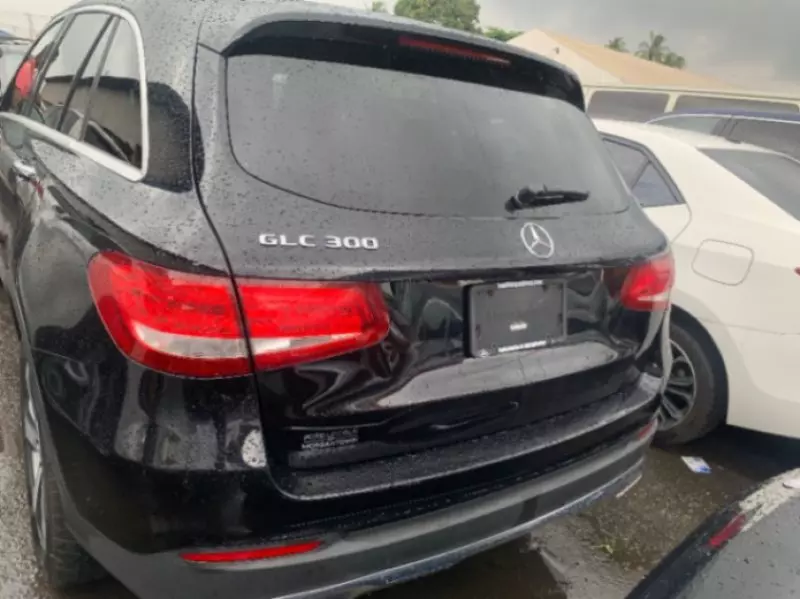 Mercedes-Benz GLC 300   - 2016