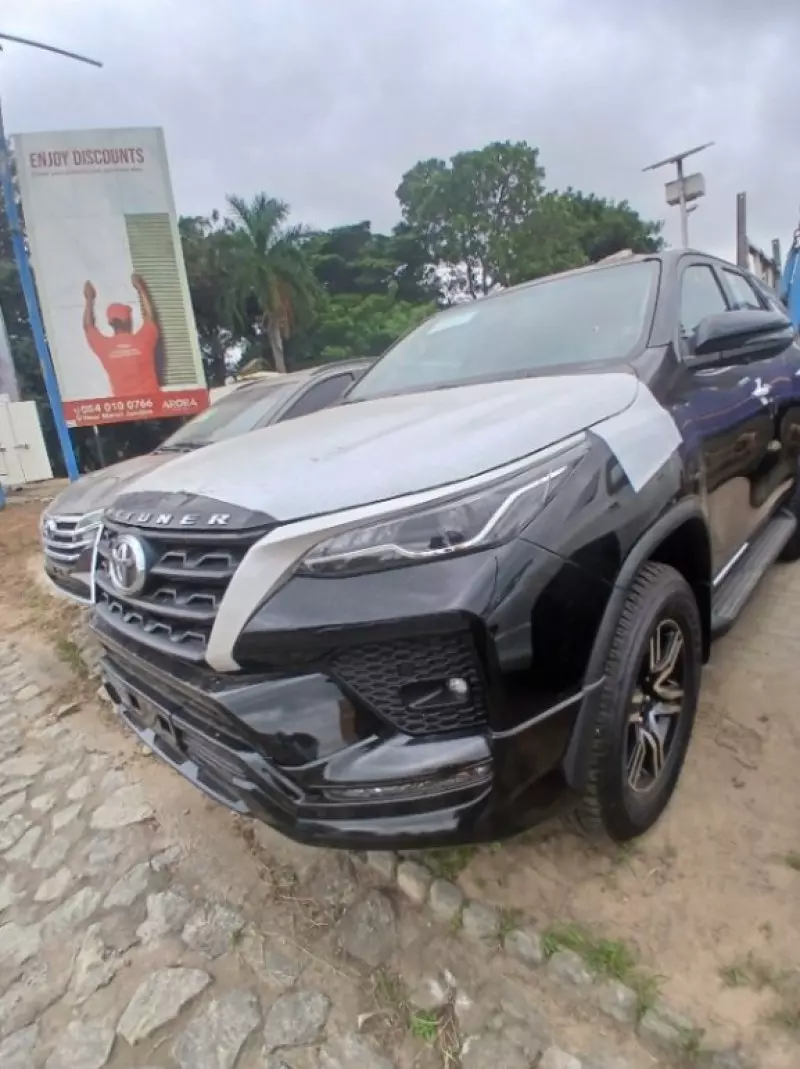 TOYOTA Fortuner   - 2025