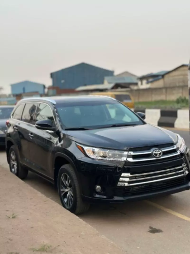 Toyota Highlander   - 2015