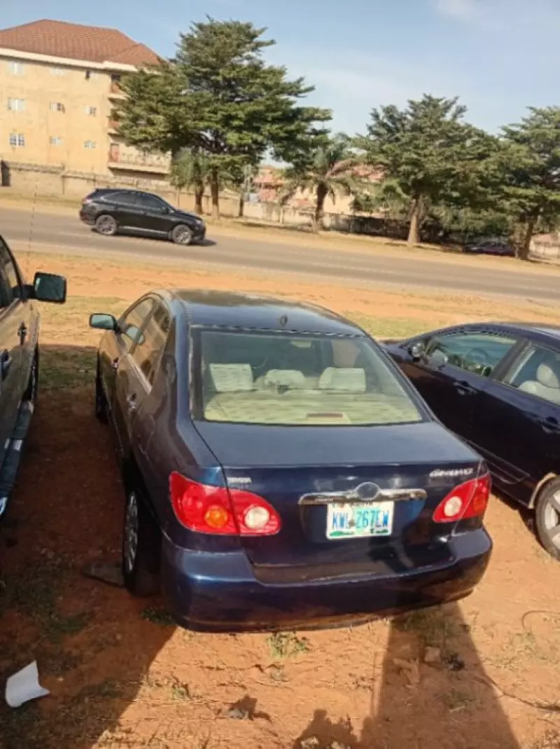 Toyota Corolla   - 2005