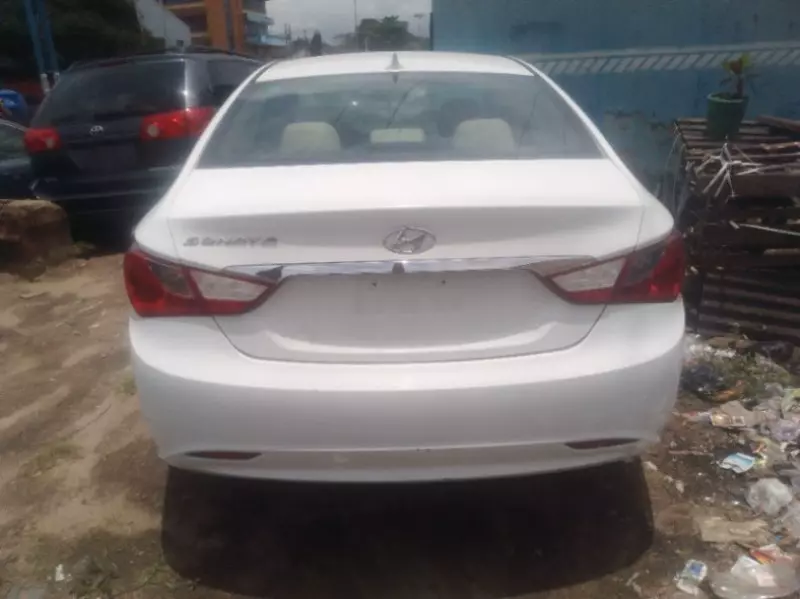 Hyundai Sonata   - 2013