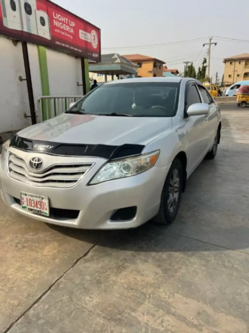 TOYOTA Camry   - 2009