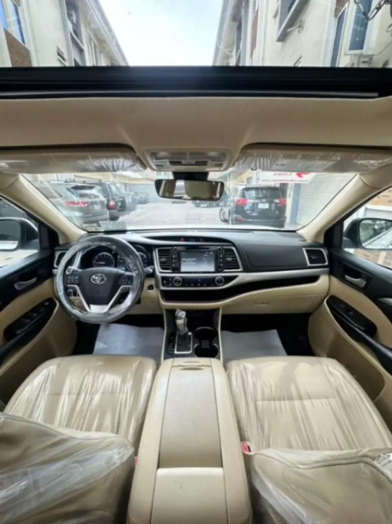 Toyota Highlander   - 2018