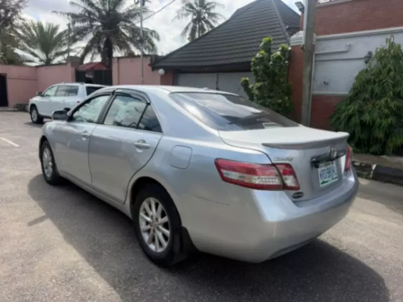 TOYOTA Camry - 2011