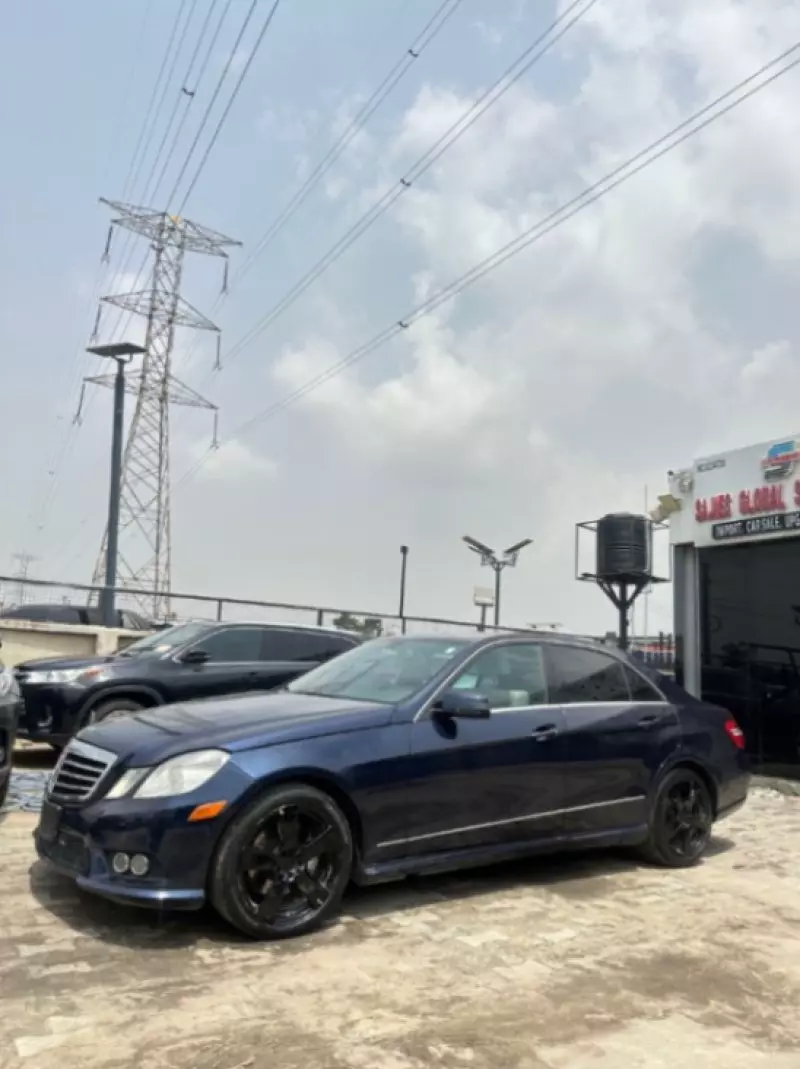 Mercedes-Benz E-Class   - 2010