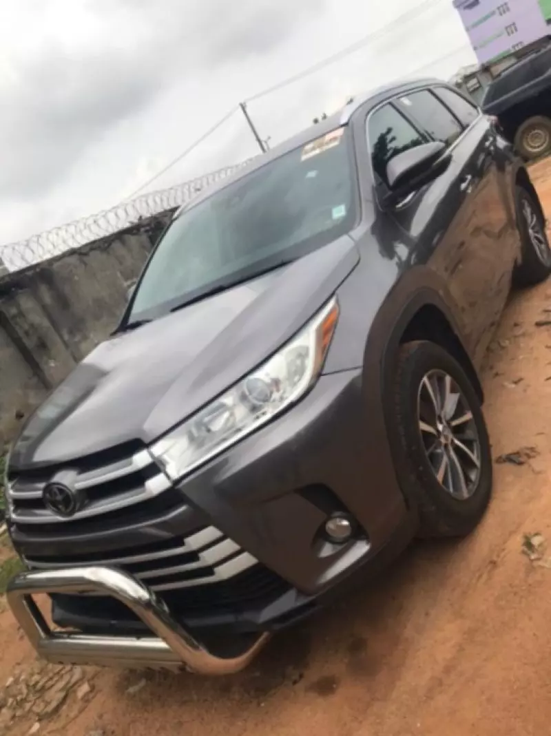 Toyota Highlander   - 2018
