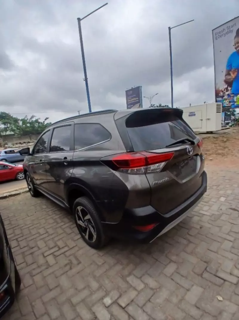 TOYOTA Rush - 2020