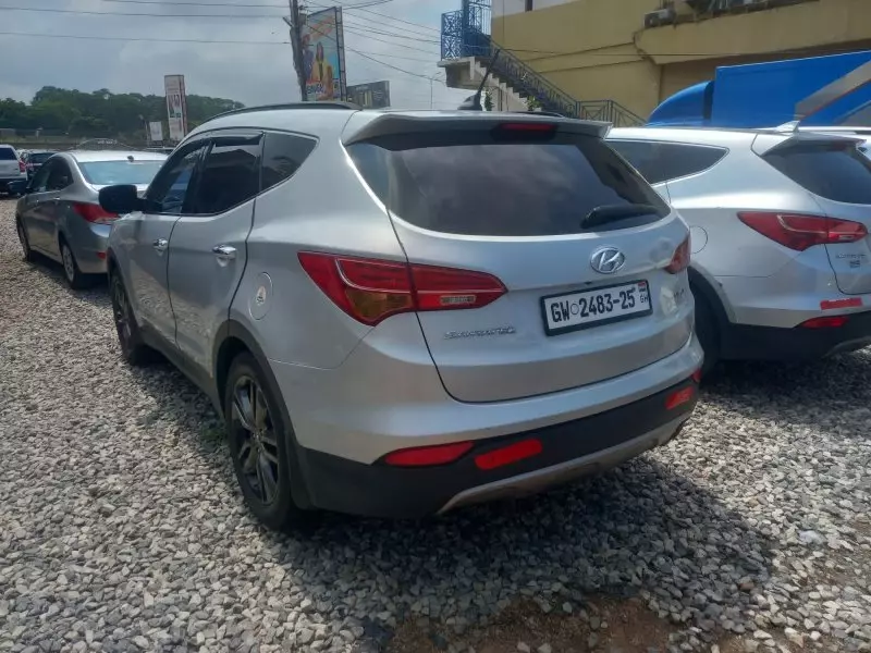 Hyundai Santa Fe   - 2013