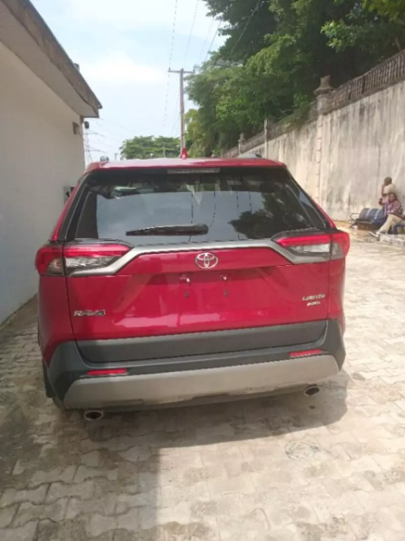 Toyota RAV 4   - 2023