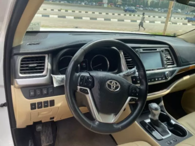 TOYOTA Highlander - 2017
