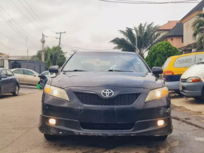 TOYOTA Camry - 2009