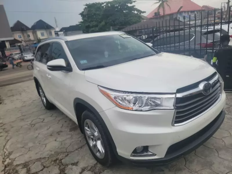 TOYOTA Highlander   - 2015