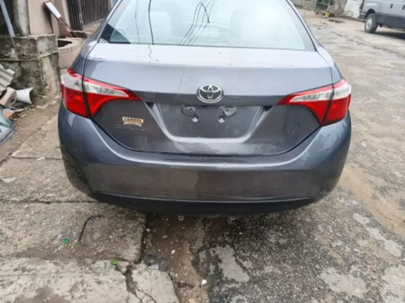 TOYOTA Corolla - 2015