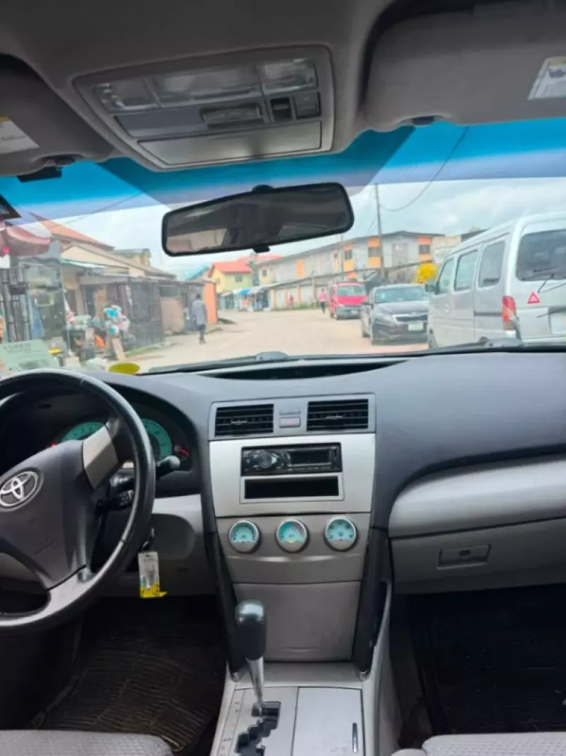 TOYOTA Camry - 2009