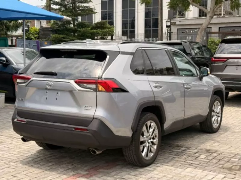 TOYOTA RAV 4   - 2021
