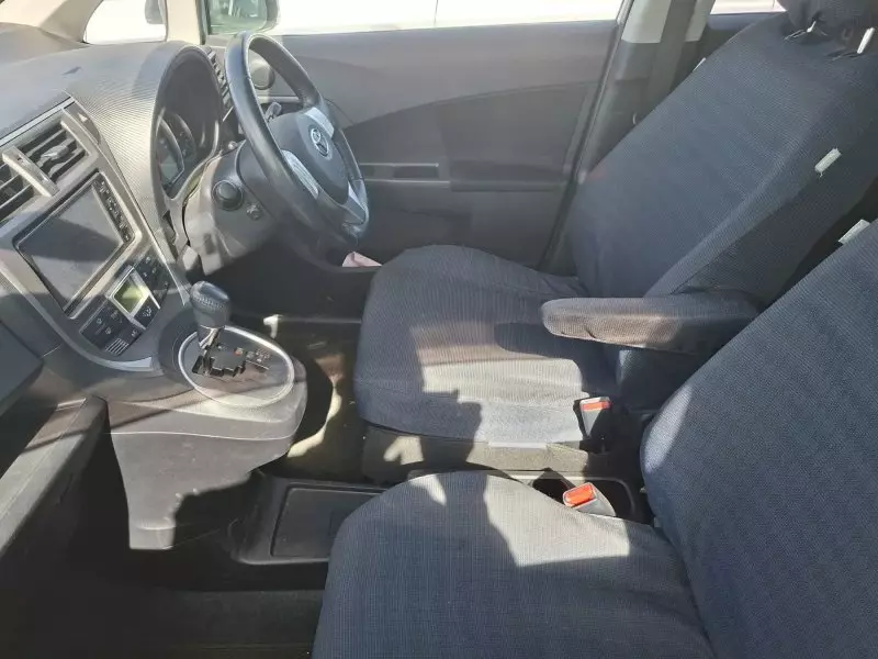 Toyota Ractis   - 2012