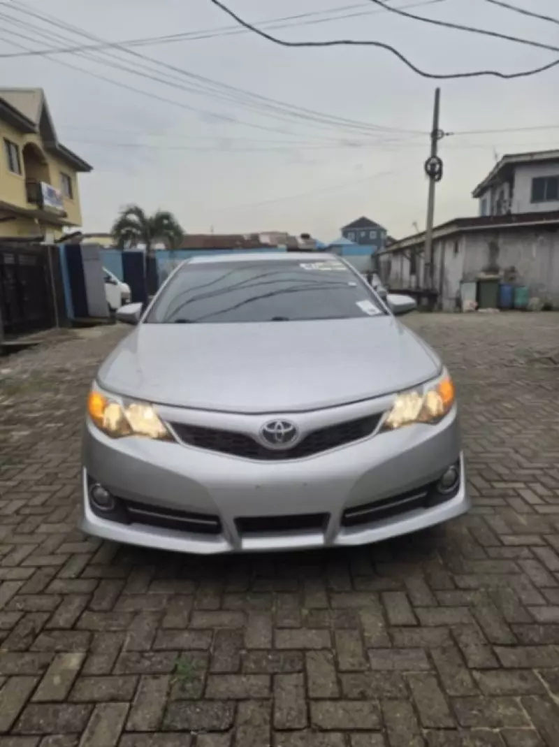 TOYOTA Camry   - 2013