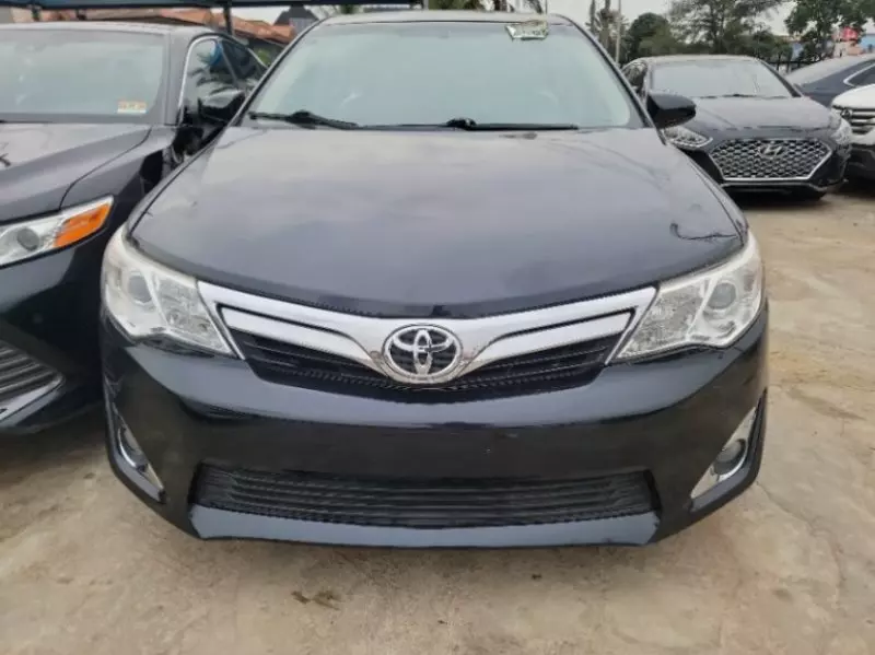 Toyota Camry   - 2012