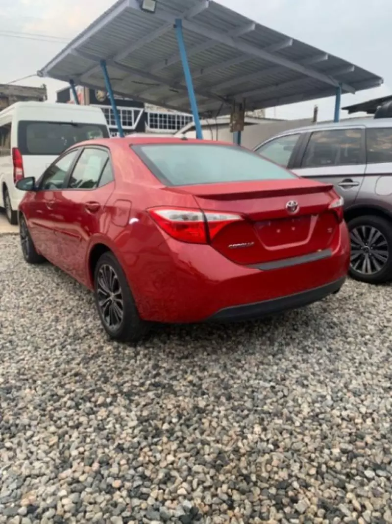 Toyota Corolla   - 2015