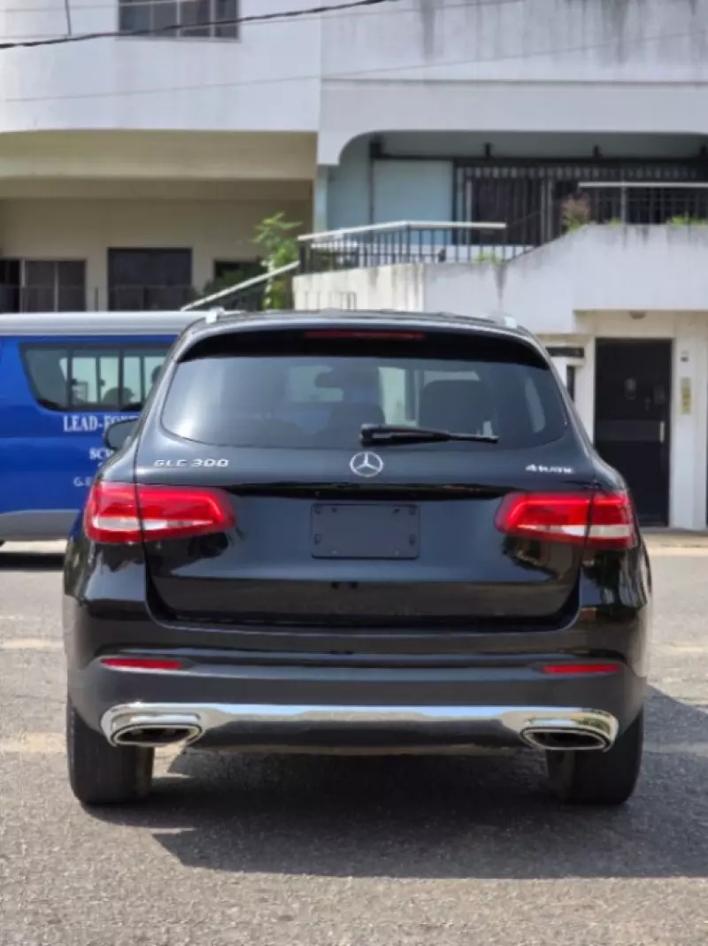 Mercedes-Benz GLC 300   - 2016
