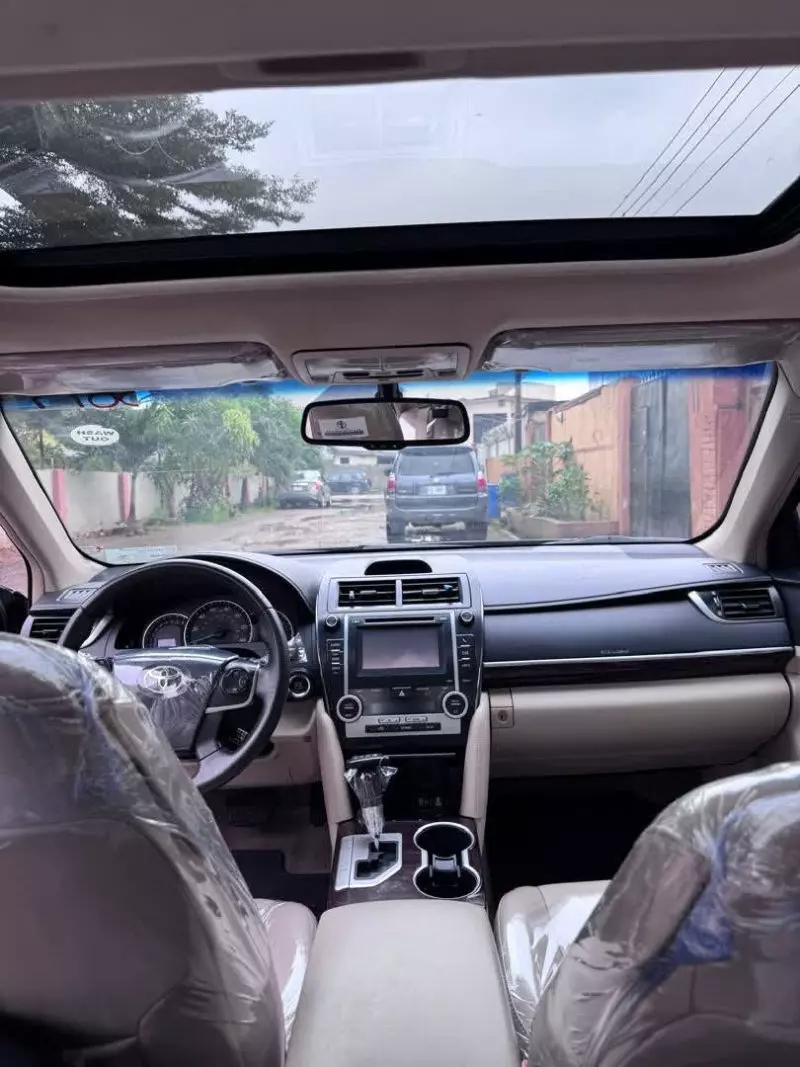 Toyota Camry   - 2012