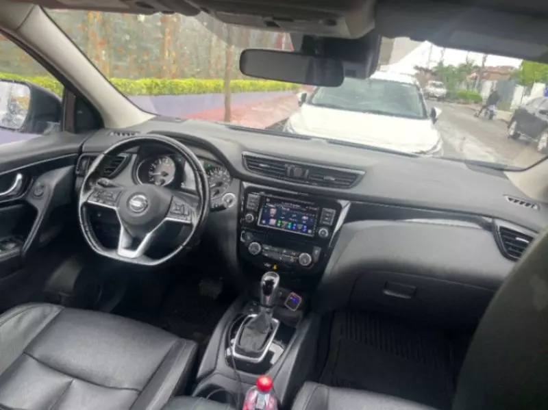 Nissan Rogue Sport   - 2021