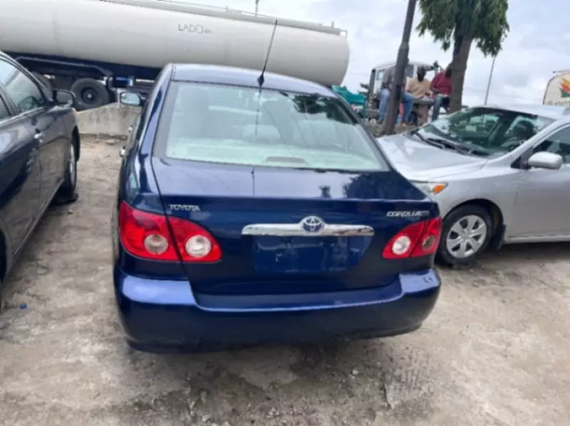Toyota Corolla   - 2005