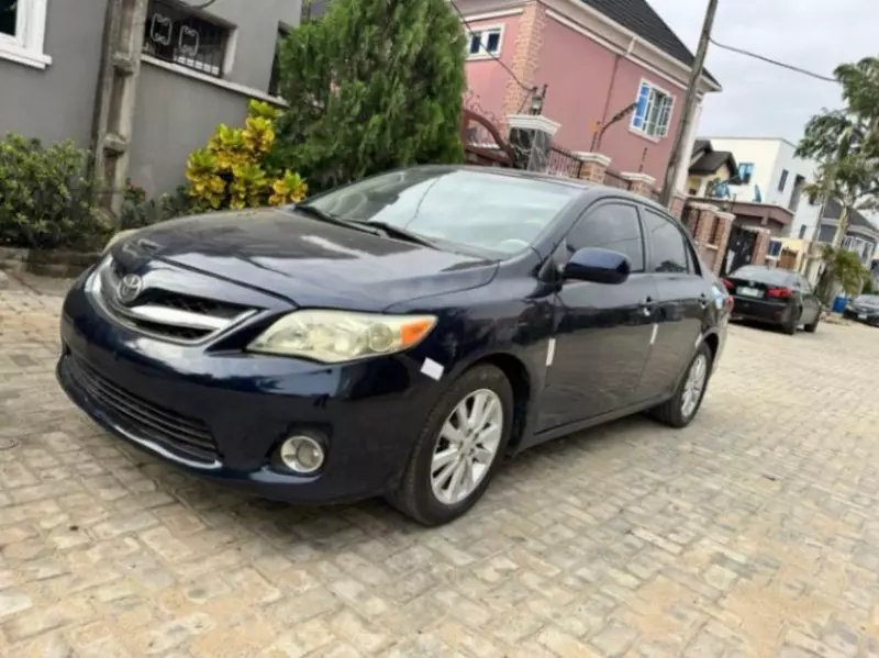 Toyota camry   - 2012
