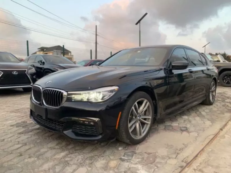 BMW 740 li   - 2019
