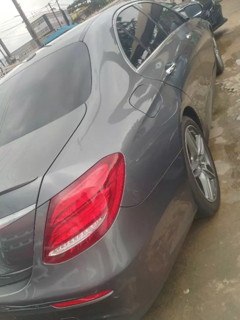 Mercedes-Benz E 300   - 2017
