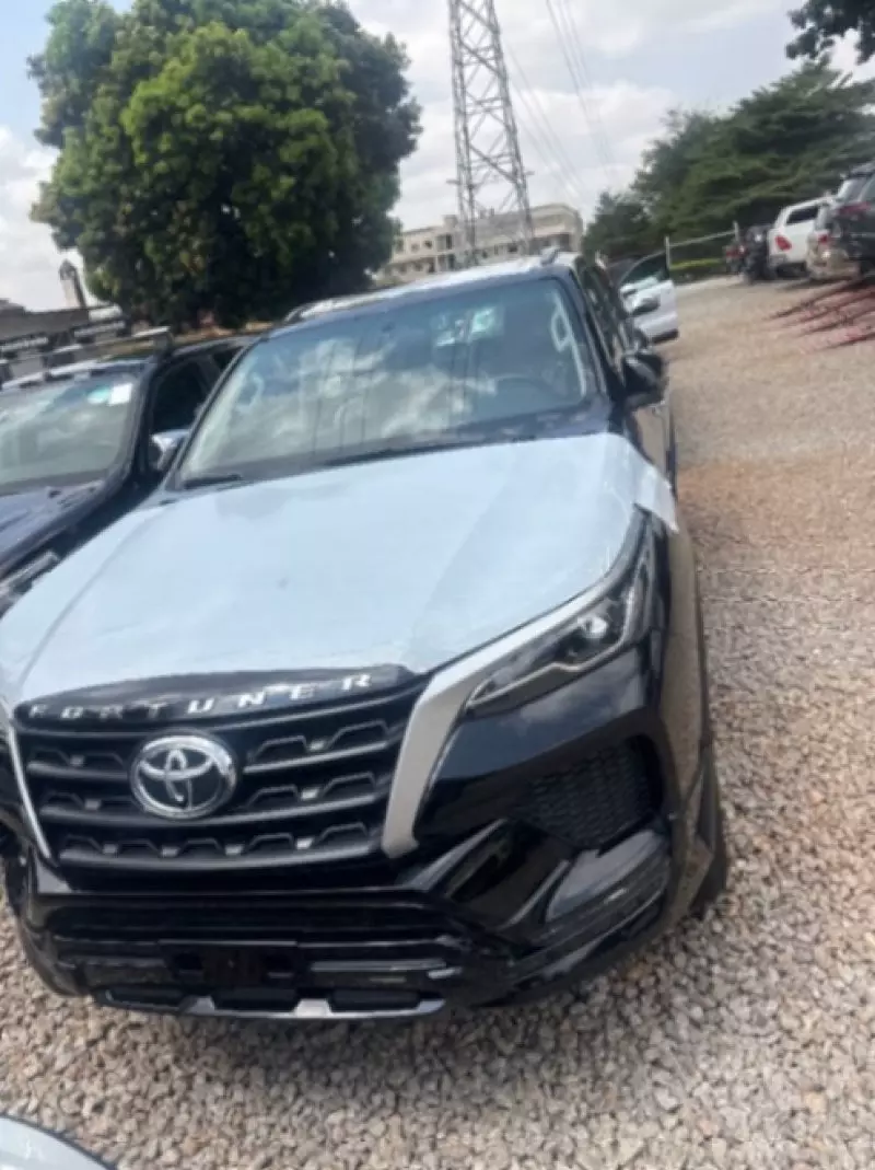 Toyota Fortuner   - 2025