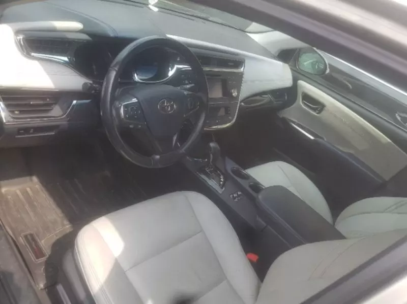 Toyota Avalon   - 2013