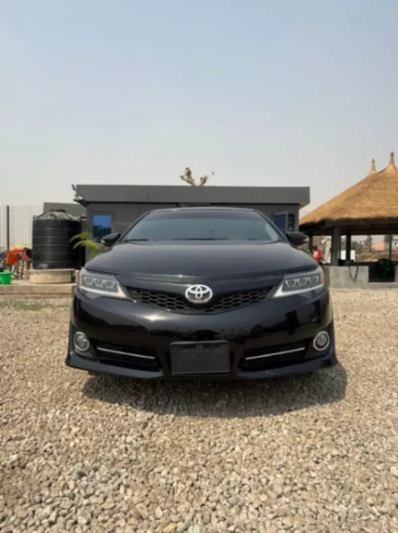 Toyota Camry   - 2012