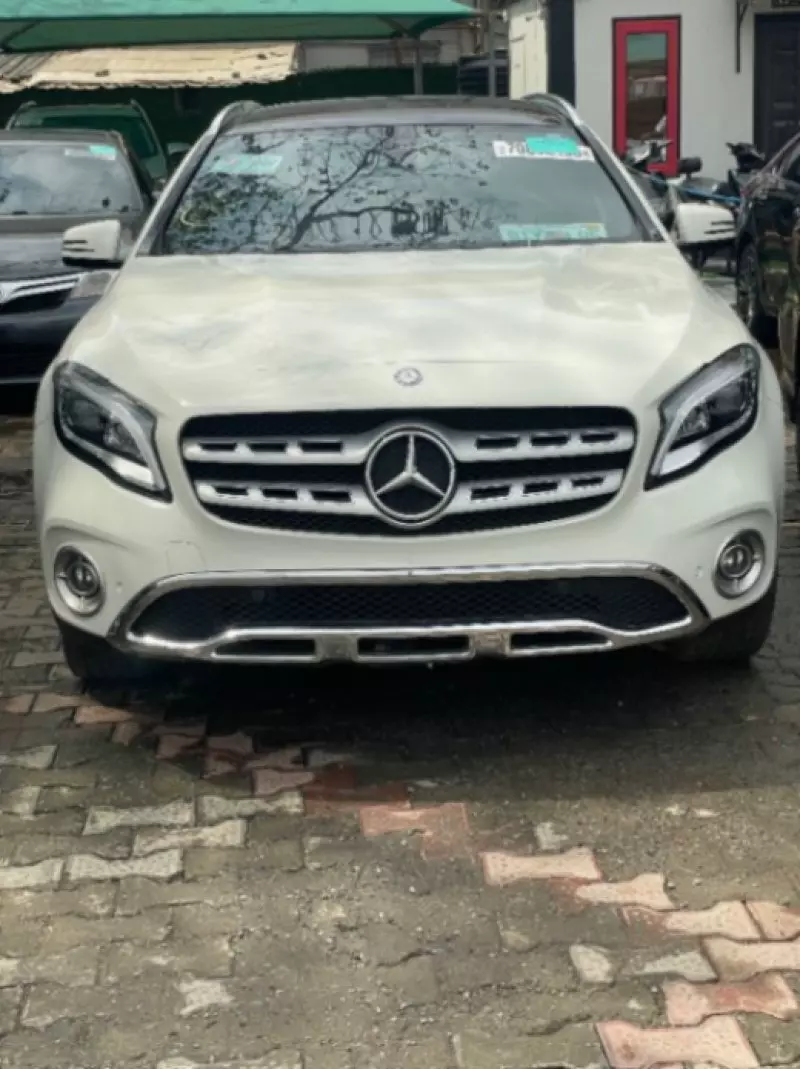 Mercedes-Benz GLA-Class   - 2016