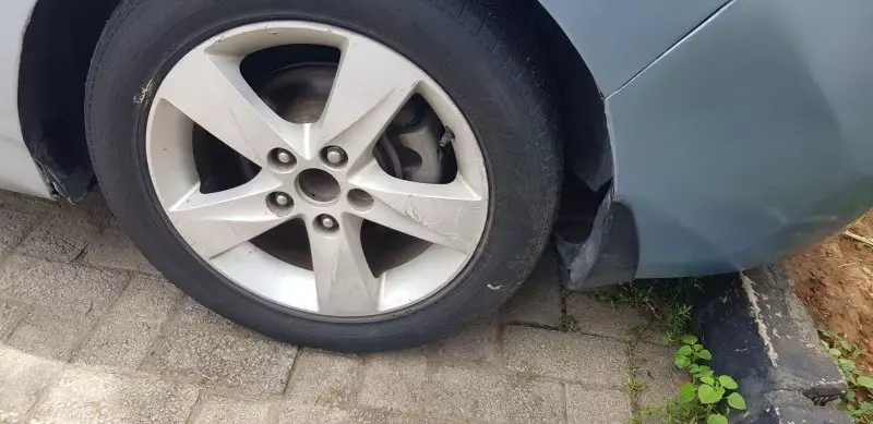 Hyundai Elantra   - 2012
