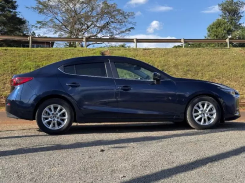 Mazda Axela    - 2018
