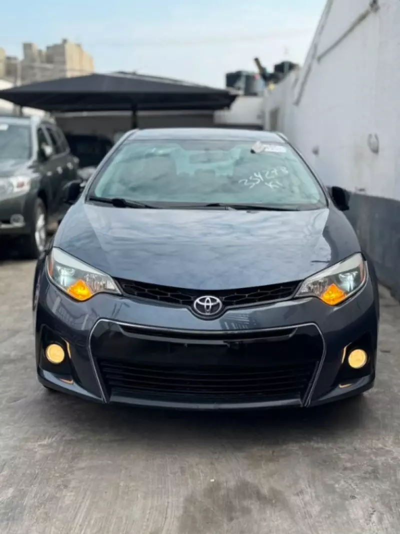 TOYOTA Corolla   - 2015