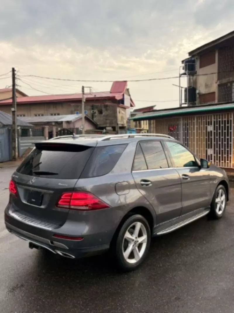 Mercedes-Benz GLE-Class   - 2018