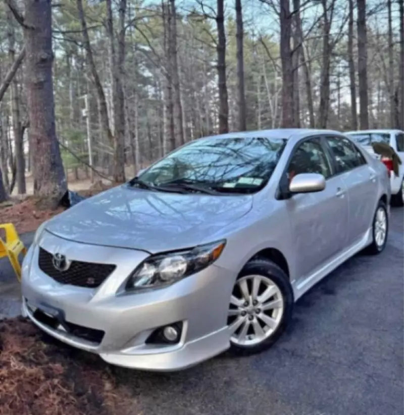 Toyota Corolla   - 2009