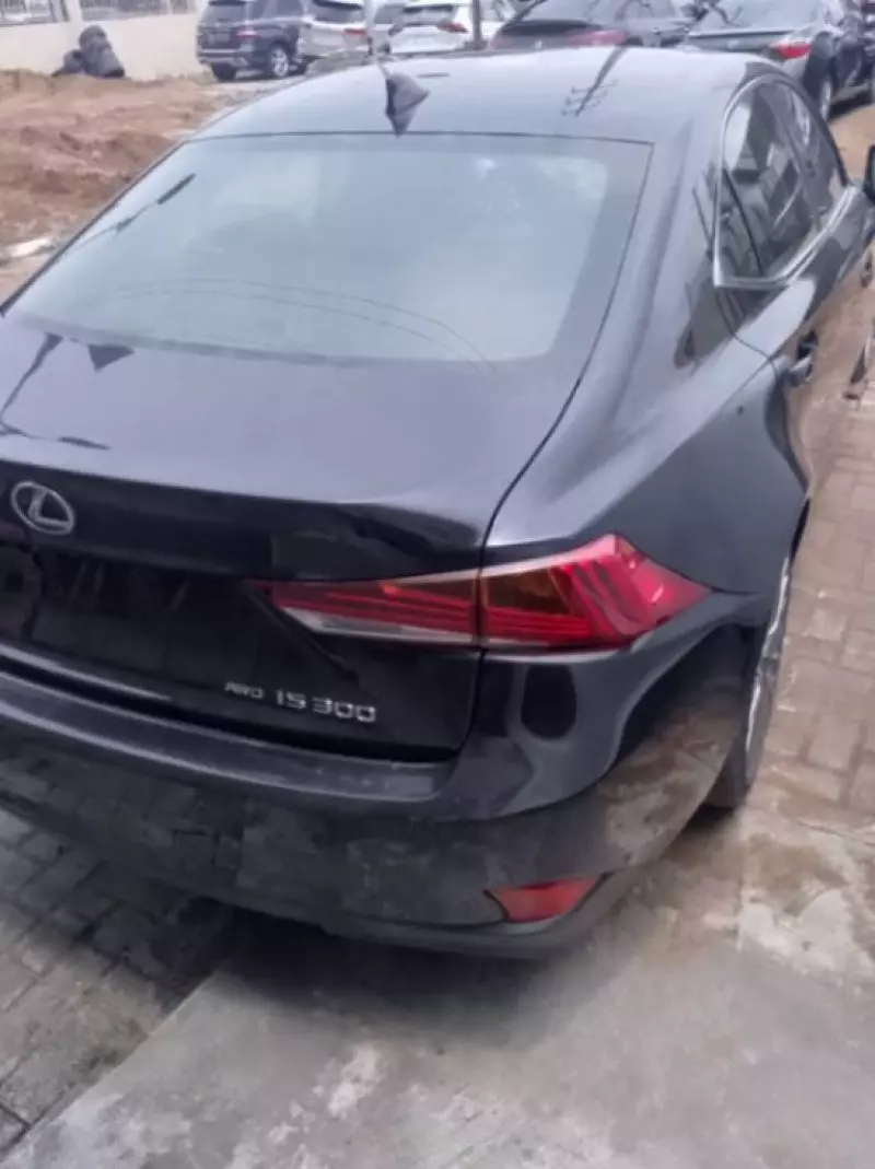 Lexus IS 300   - 2016